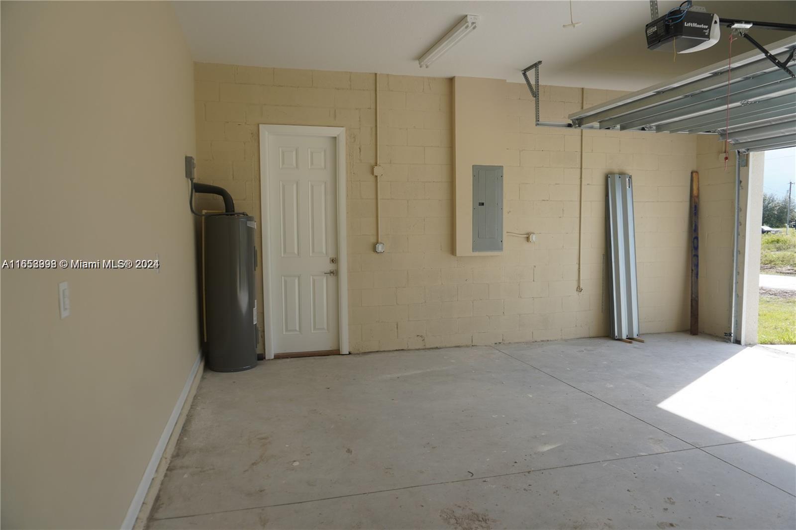 PORT LABELLE - Residential Lease