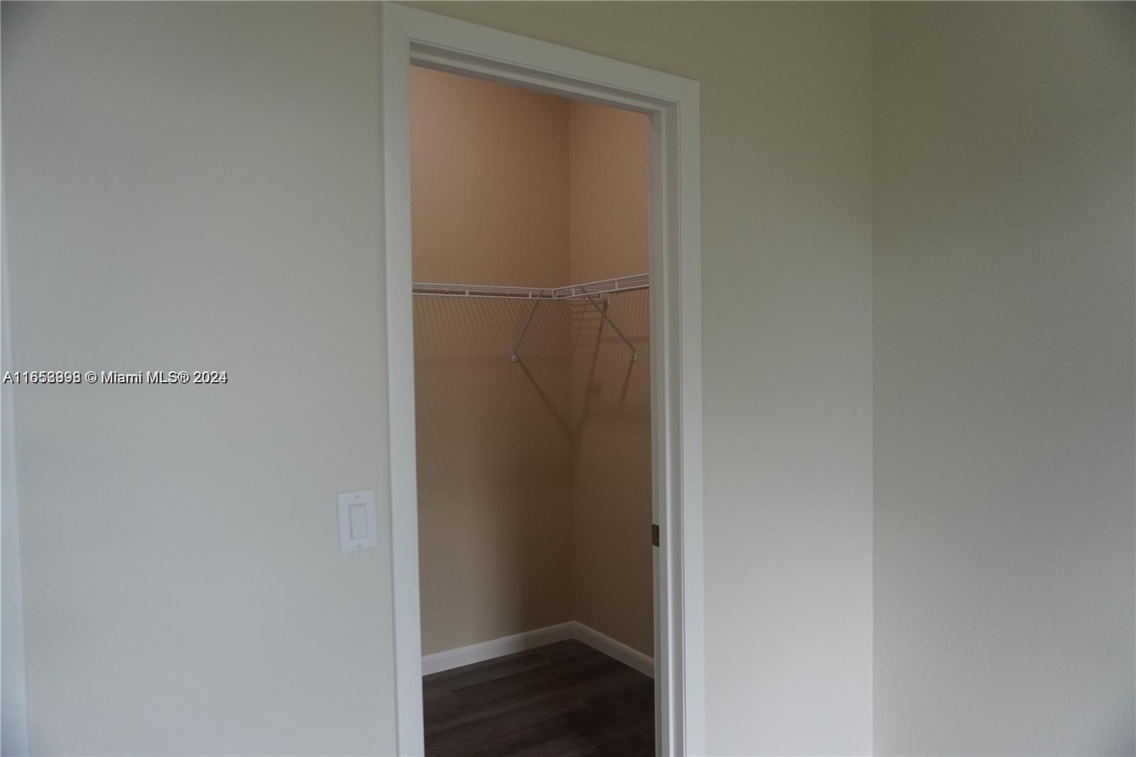 PORT LABELLE - Residential Lease