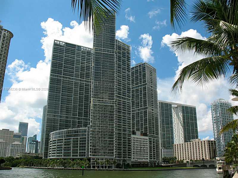BUILDING IS UNDER BALCONY AND STRUCTURAL RENOVATION. A MUST SEE!!! BREATHTAKING RIVER, BAY AND CITY VIEWS. UNIT WITH EXCELLENT FLOOR PLAN, BEAUTIFUL WHITE PORCELAIN FLOORS AND TOP OF THE LINE APPLIANCES WITH ITALIAN CABINETRY. EXPERIENCE MIAMI'S BEST DESTINATION IN THE HEART OF BRICKELL/DOWNTOWN AREA. FULLY EQUIPPED - PARKS, POOL, 2 JACUZZIS, SPA, GYM, RESTAURANTS, NIGHTCLUB AND MUCH MORE. ENJOY LIVING IN THIS PROJECT OF SUCH GRAND PROPORTIONS AND SO PERFECTLY LOCATED.