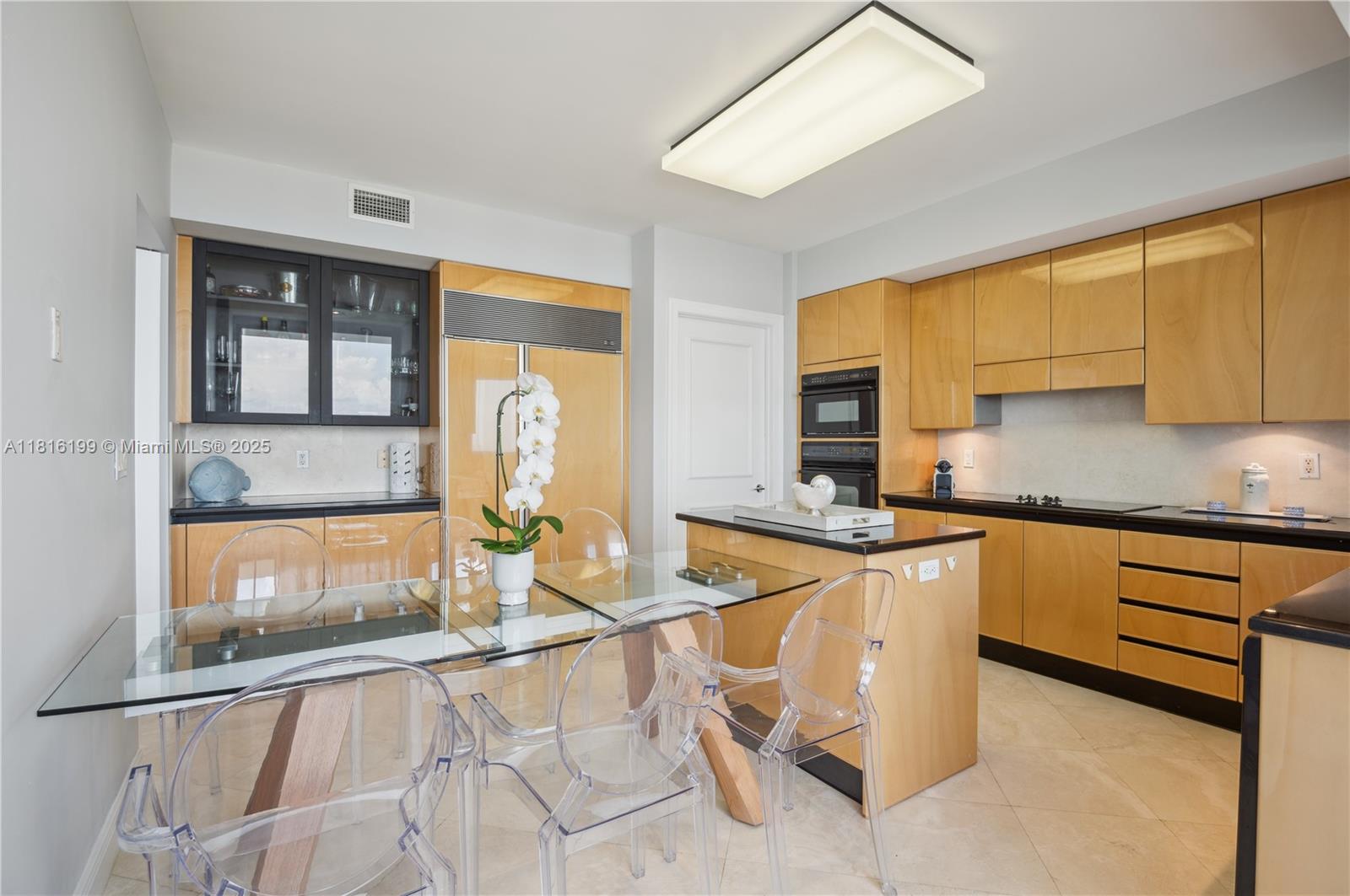 CLUB TOWER THREE CONDO - Residential