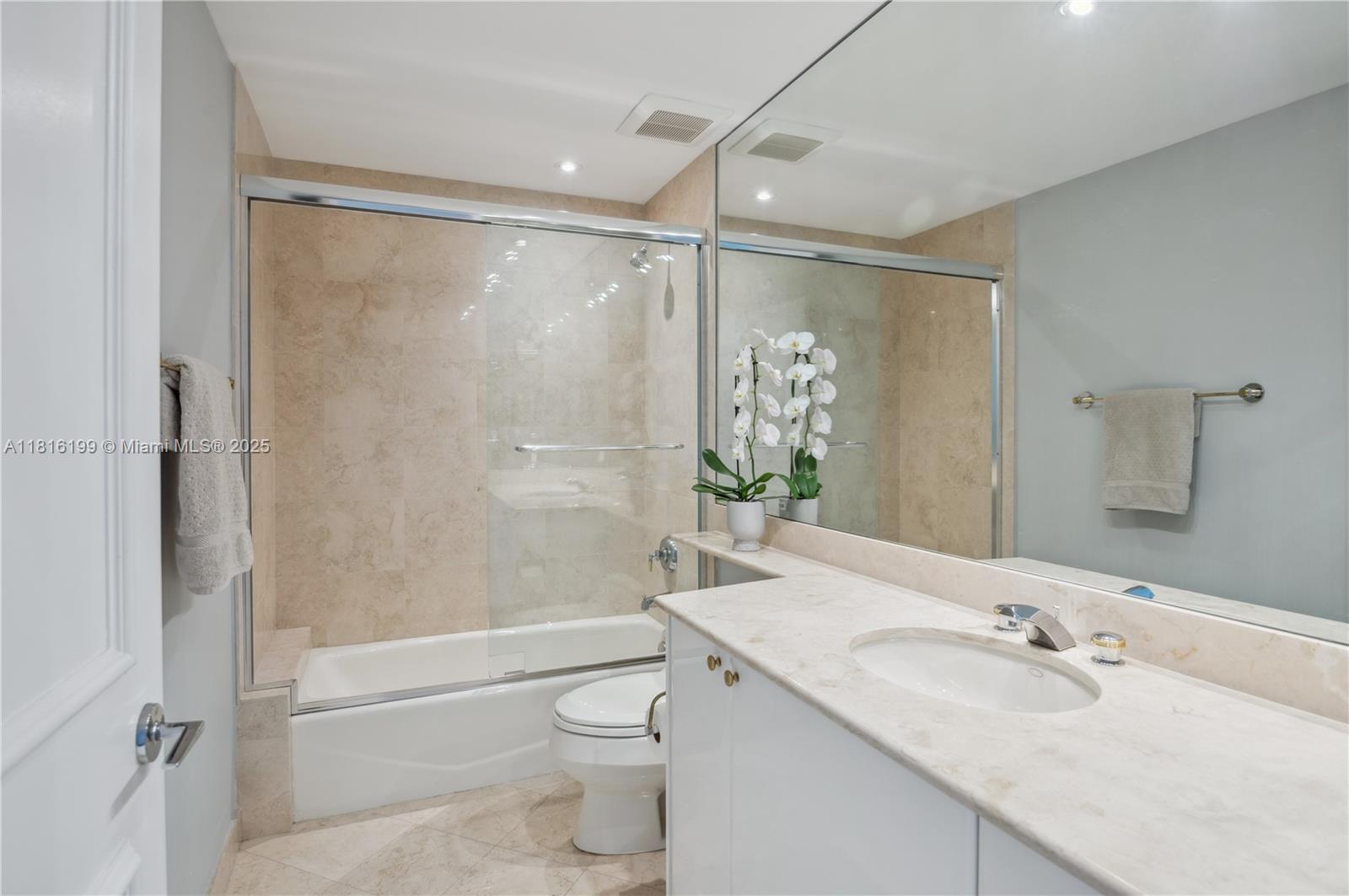 CLUB TOWER THREE CONDO - Residential