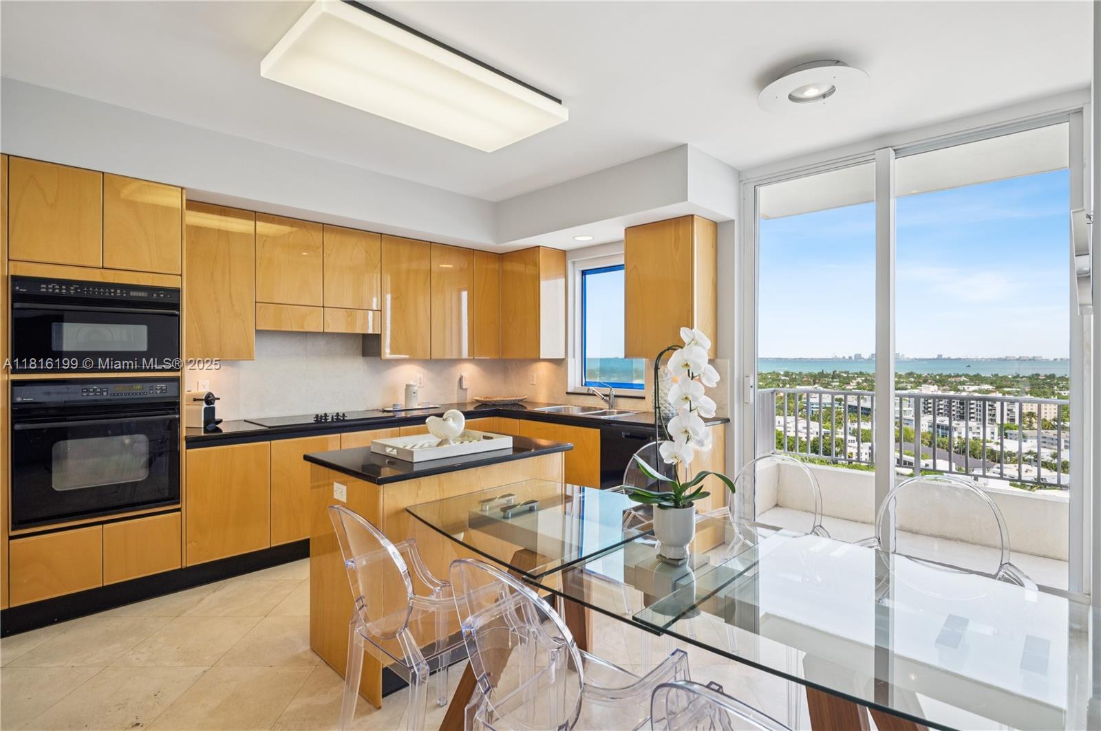 CLUB TOWER THREE CONDO - Residential