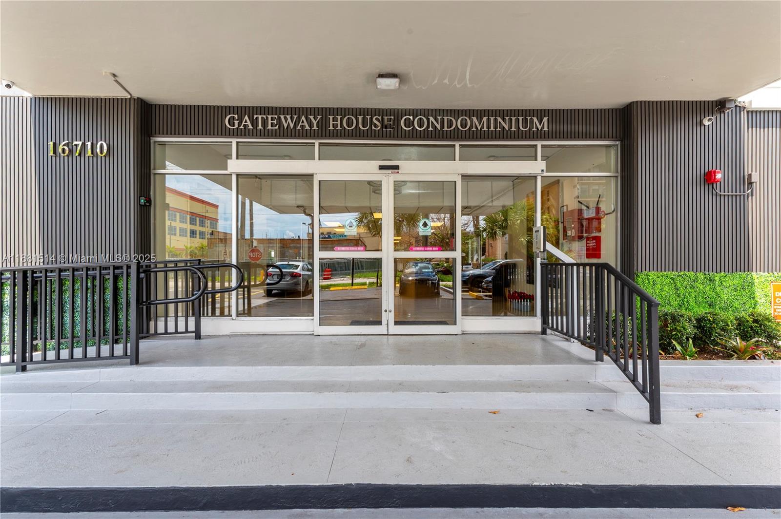 GATEWAY HOUSE CONDO - SOU - Residential Lease