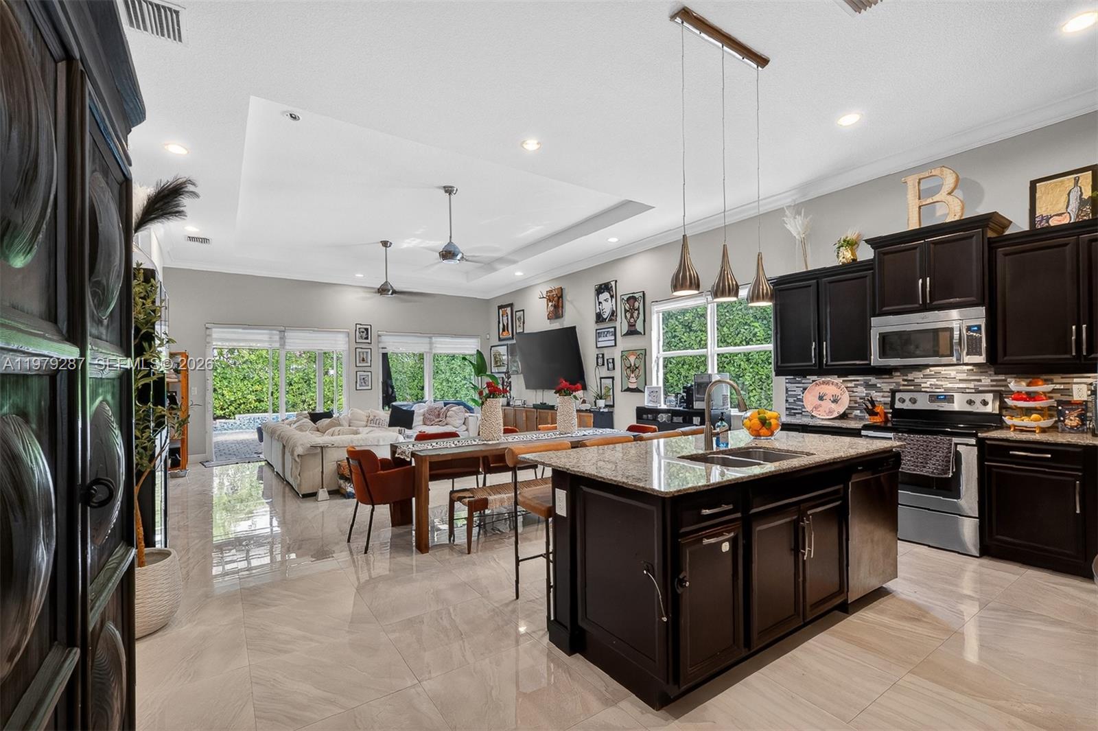 VENETIAN PARC - Residential