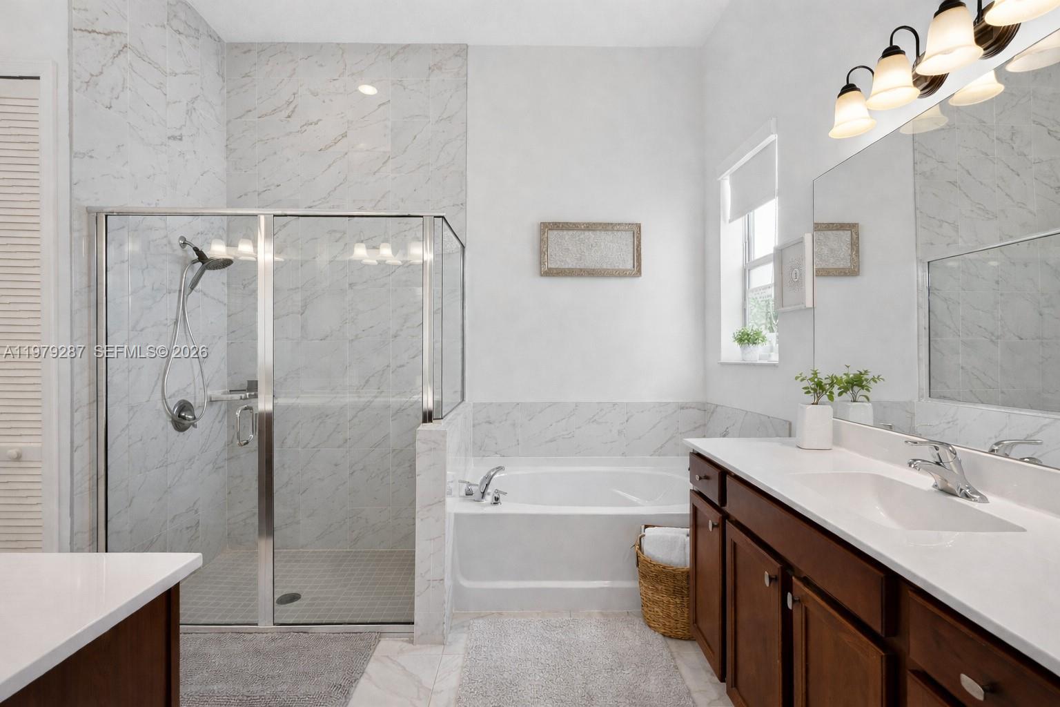 VENETIAN PARC - Residential