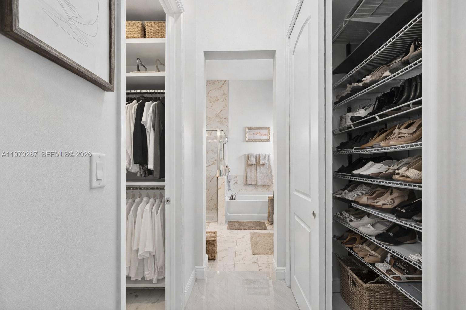 VENETIAN PARC - Residential