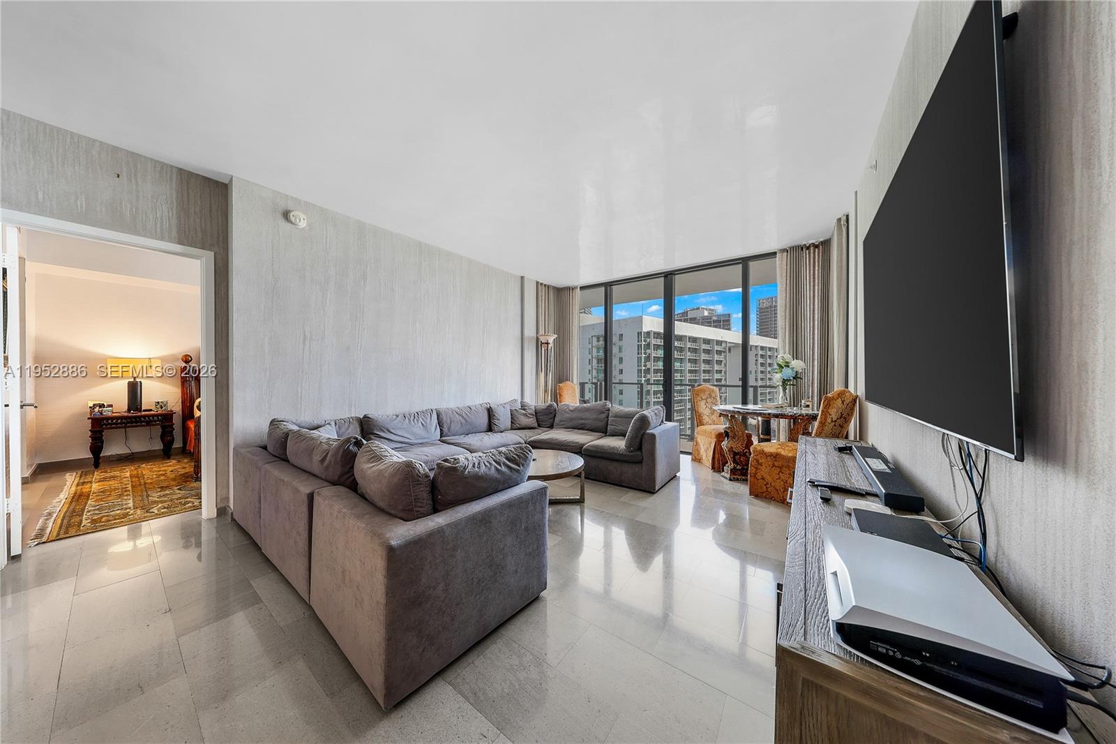 REACH CONDO - Residential