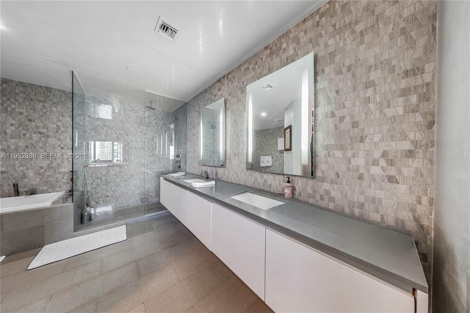 REACH CONDO - Residential