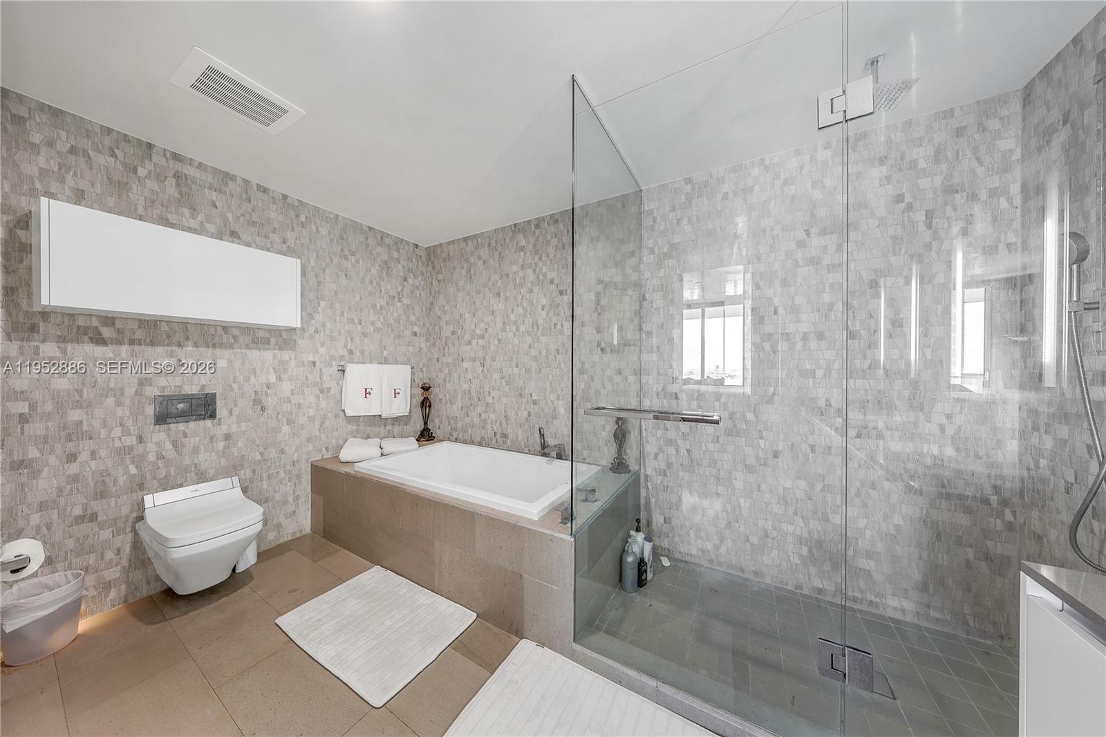 REACH CONDO - Residential