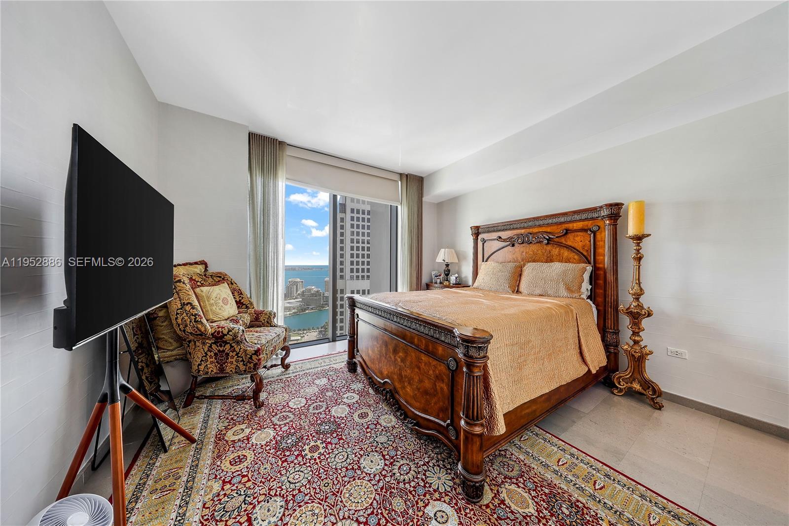 REACH CONDO - Residential