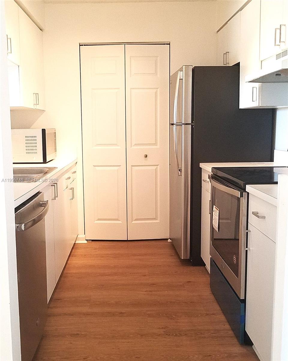 THE YACHT CLUB AT AVENTUR - Residential Lease