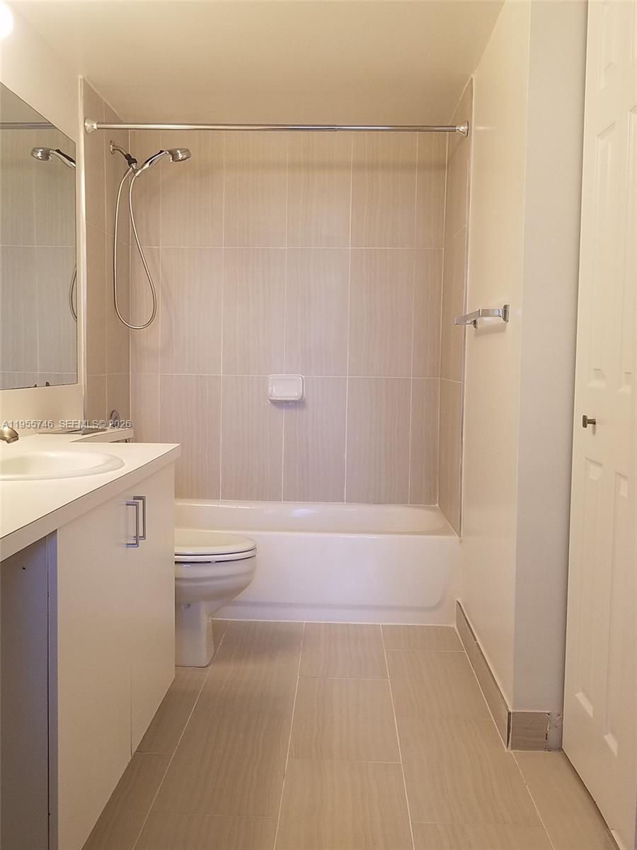 THE YACHT CLUB AT AVENTUR - Residential Lease