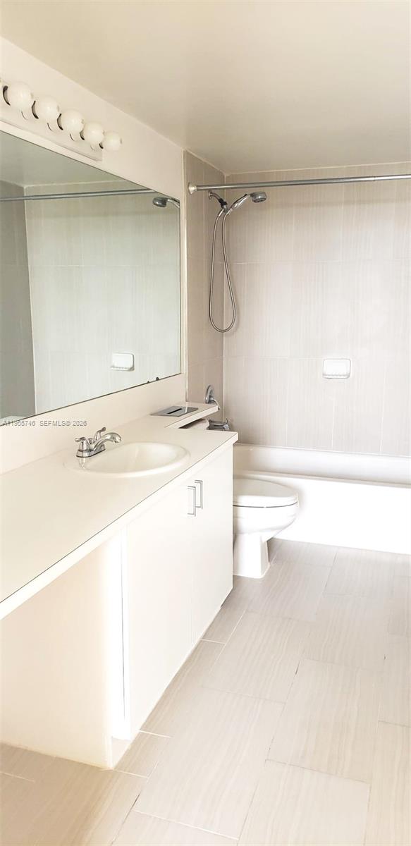 THE YACHT CLUB AT AVENTUR - Residential Lease