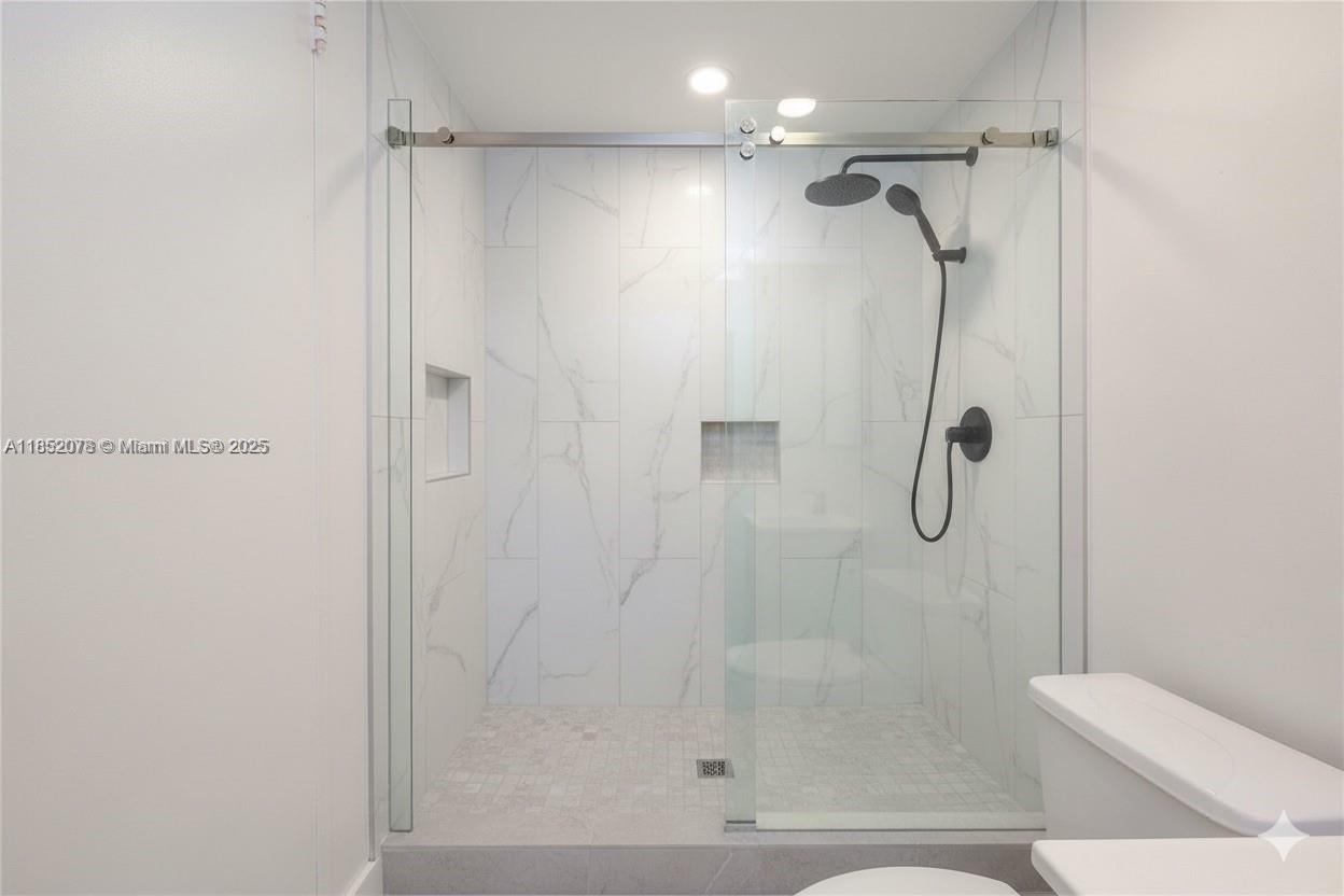 TIDES ON HOLLYWOOD BEACH - Residential