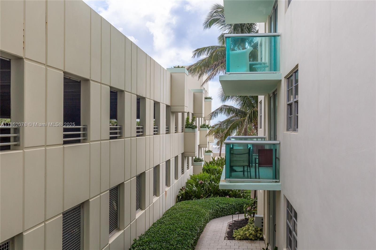 TIDES ON HOLLYWOOD BEACH - Residential