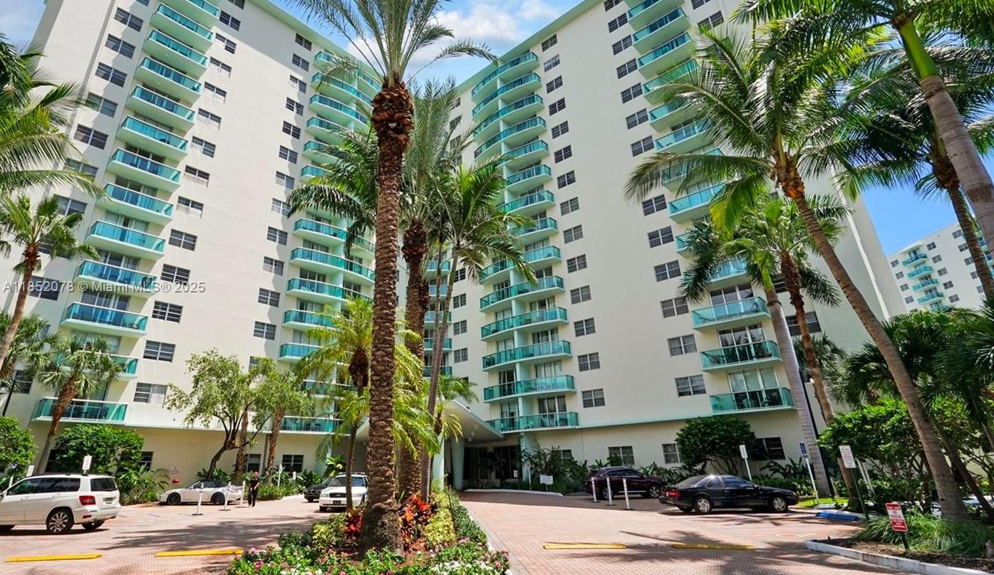 Most affordable 1 bedroom unit in the building! DAILY RENTALS PERMITTED! Discover oceanfront luxury in Unit C2D at The Tides – ideal for investment or personal use. Situated on the 2nd floor for quick beach access via stairs and no elevator waits in peak season. This 1BR/1BA condo offers direct beach access, stunning ocean views, and resort-style amenities. Prime location near dining, shopping, and essentials, with Fort Lauderdale Airport minutes away. Own a high-income potential retreat in one of South Florida’s most desirable beachfront communities. Property professionally managed by Ammos Vacations Rentals, all financials available upon request.