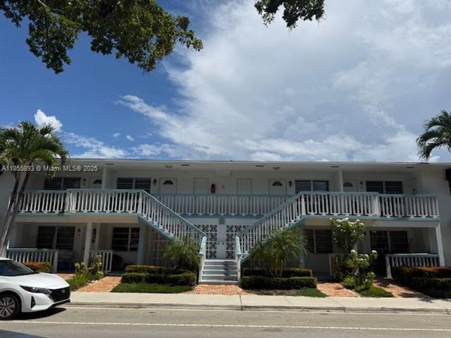 Amazing location in downtown Historic Lake Worth Beach! Walk to restaurants, shopping, Bryant Park and the beach!
First floor unit with ceramic tile throughout, stainless steel appliances, central AC, 1 assigned parking space.