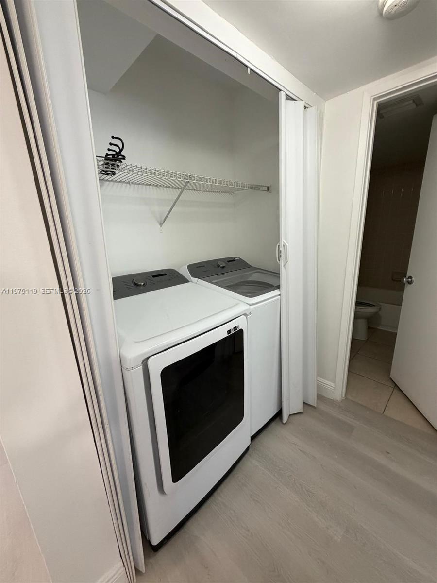 LAKESHORE AT UNIVERSITY P - Residential Lease