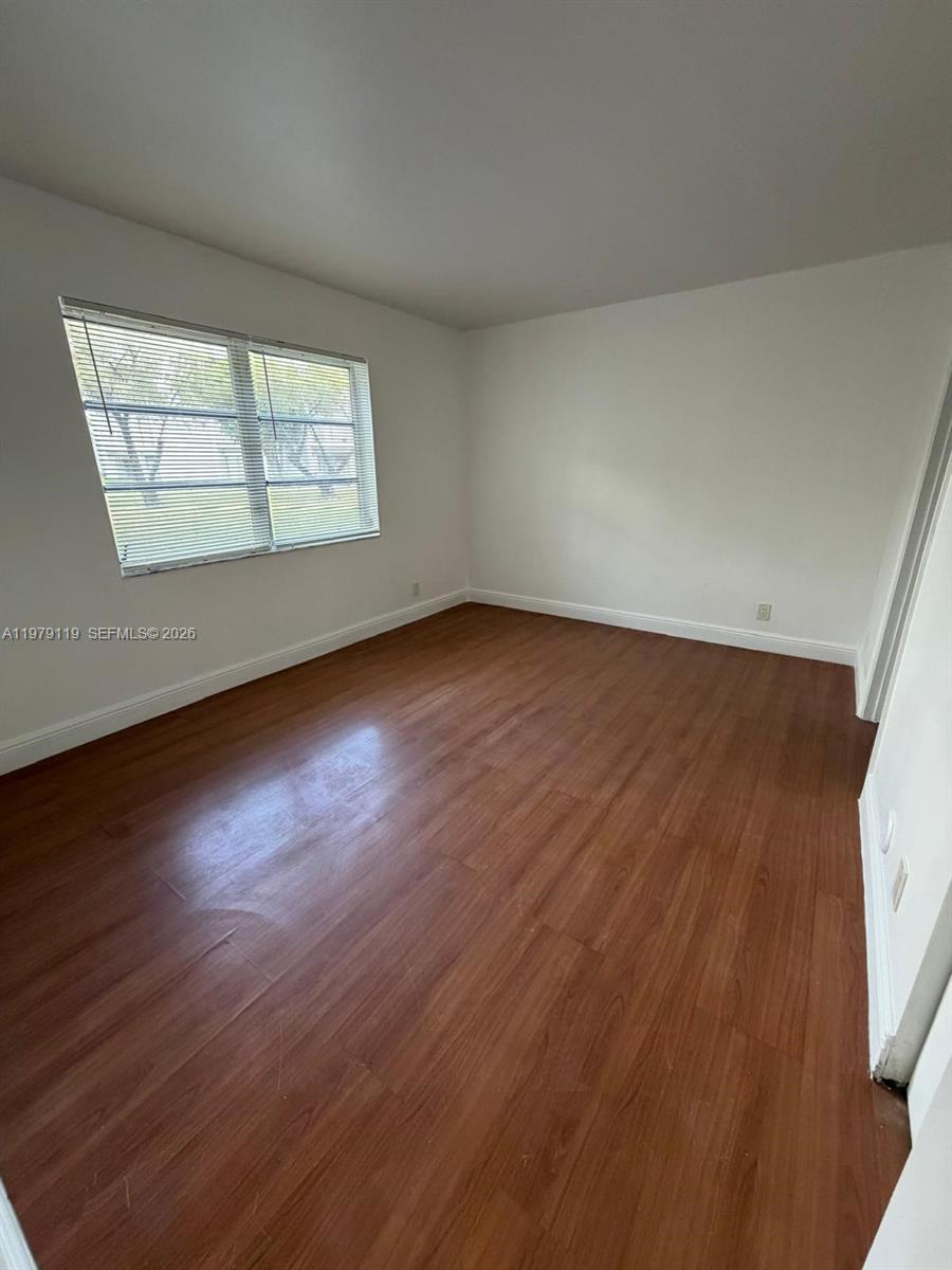 LAKESHORE AT UNIVERSITY P - Residential Lease