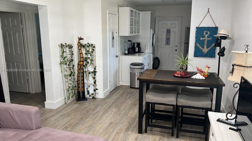 Photo of 504 SW 15th St, Fort Lauderdale, FL 33315 (MLS # A11426059)