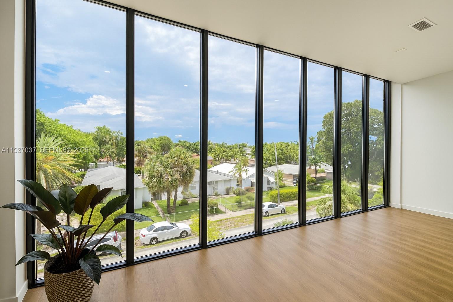 1950 Fletcher St 206