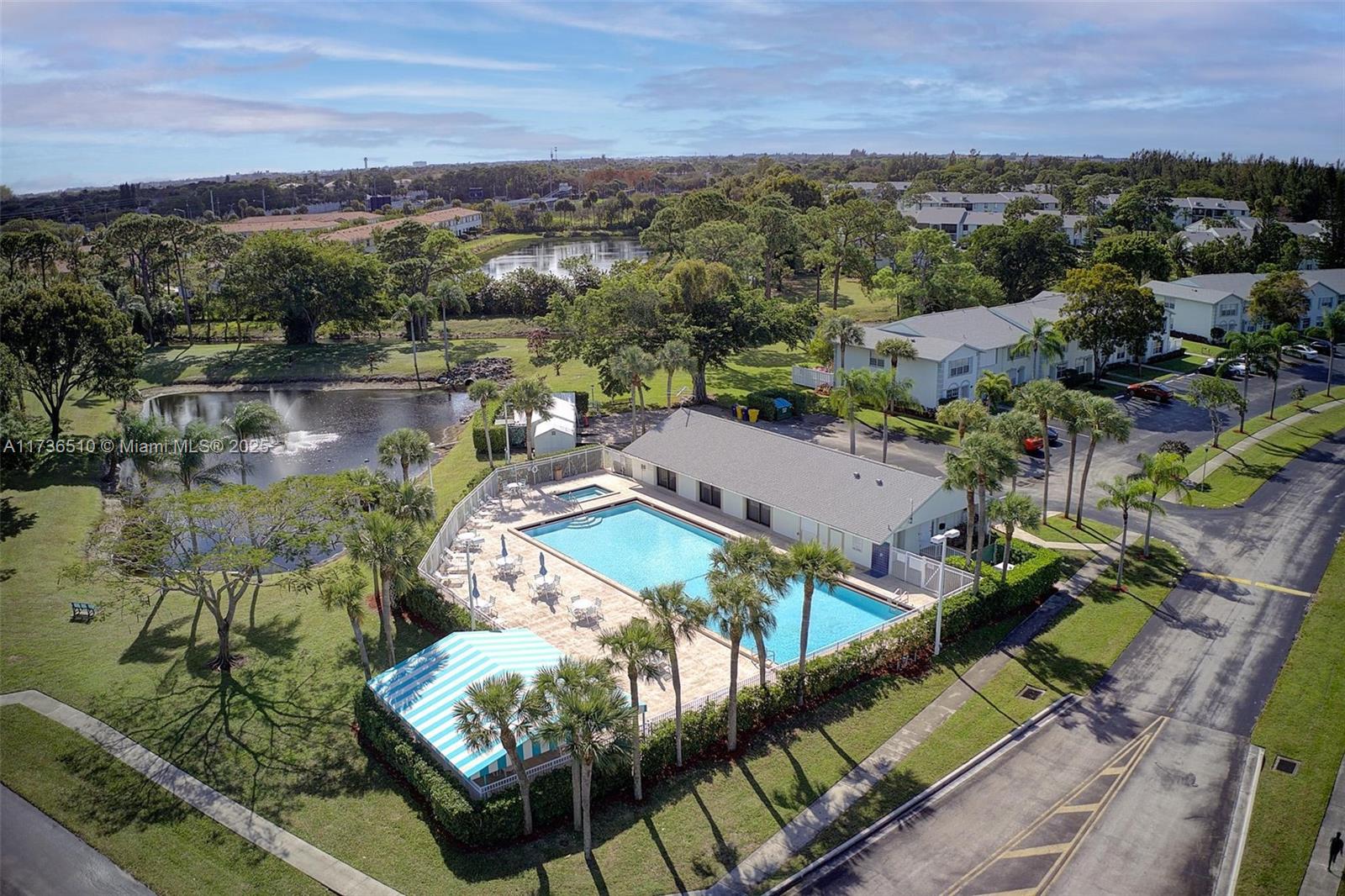 PALM CLUB WEST VILLAGE 1 - Residential