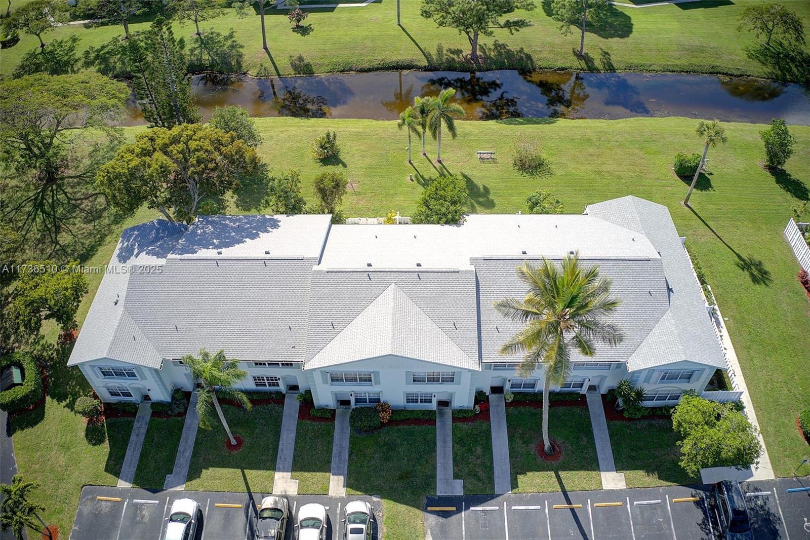 PALM CLUB WEST VILLAGE 1 - Residential