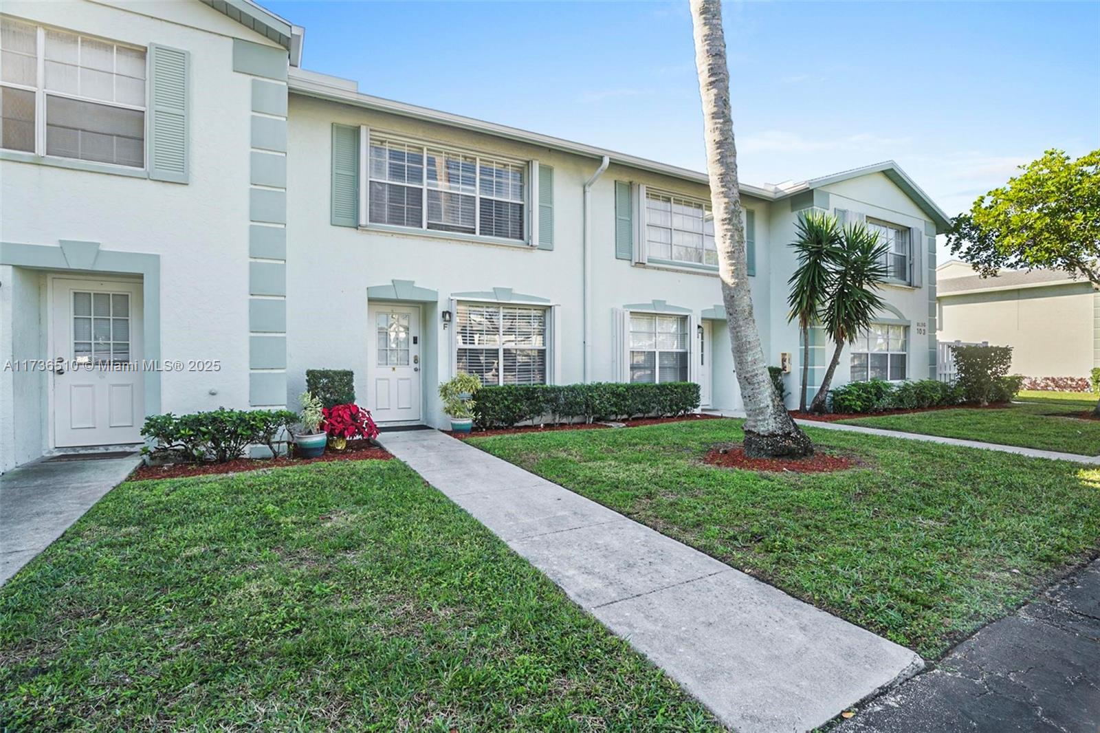 PALM CLUB WEST VILLAGE 1 - Residential