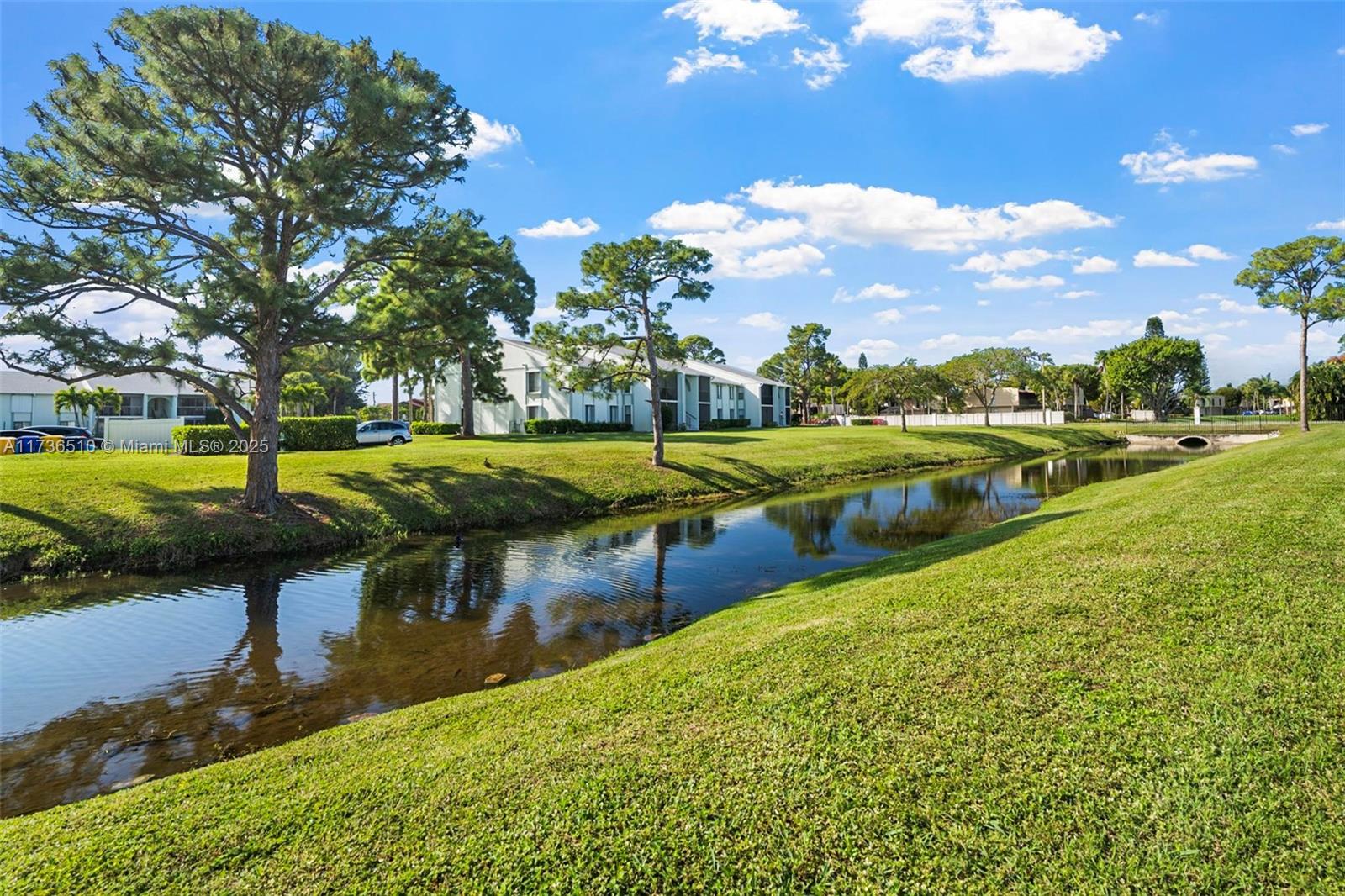 PALM CLUB WEST VILLAGE 1 - Residential