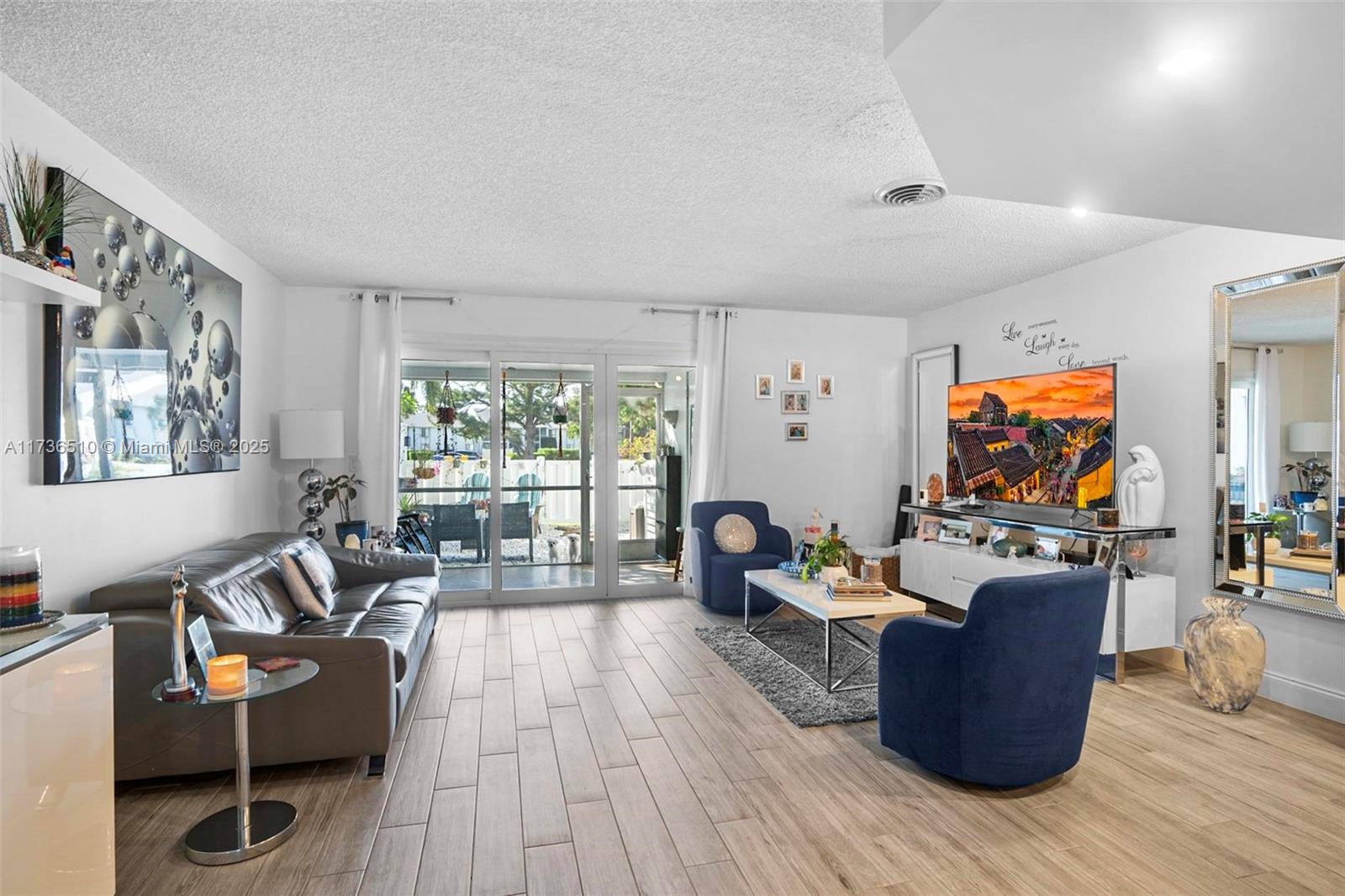PALM CLUB WEST VILLAGE 1 - Residential