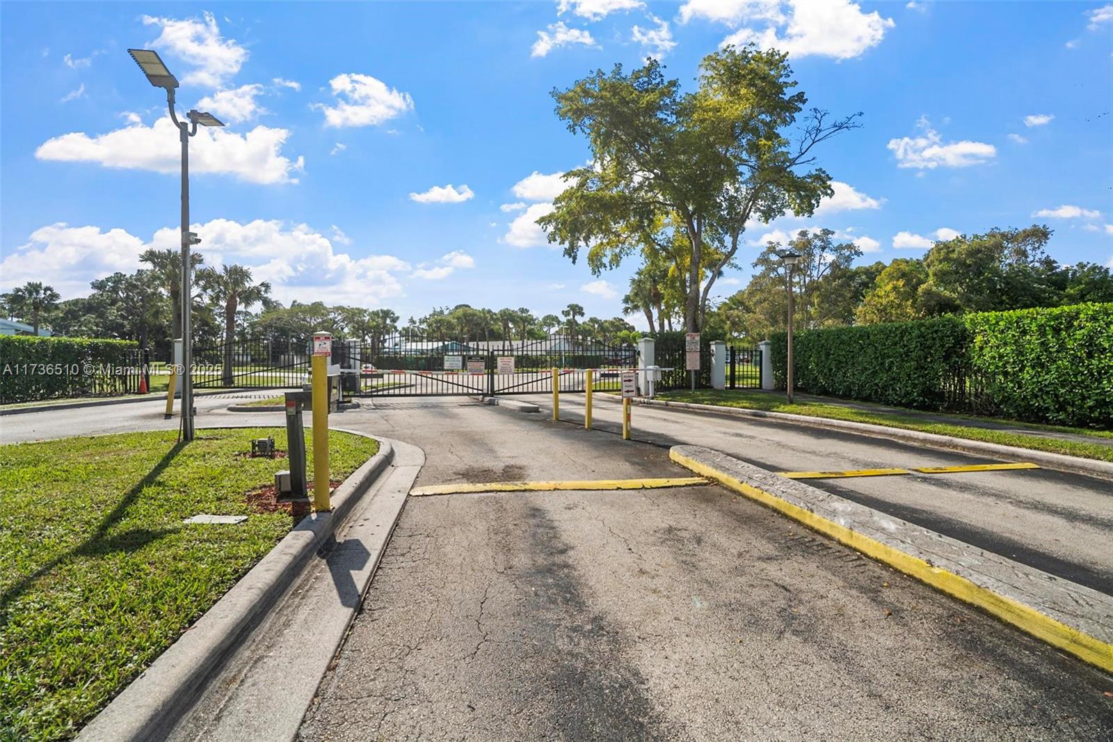 PALM CLUB WEST VILLAGE 1 - Residential