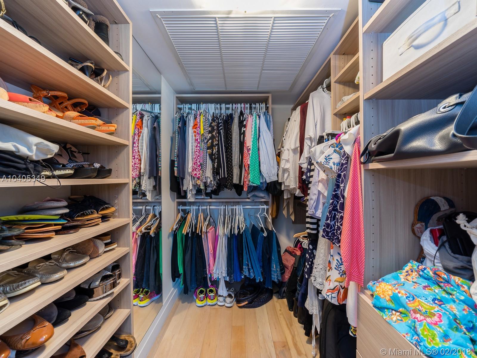 ISLAND HOUSE APT INC - CO - Residential