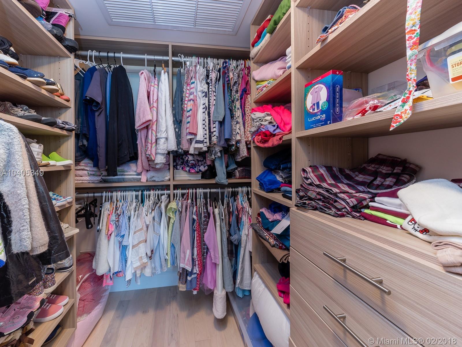 ISLAND HOUSE APT INC - CO - Residential