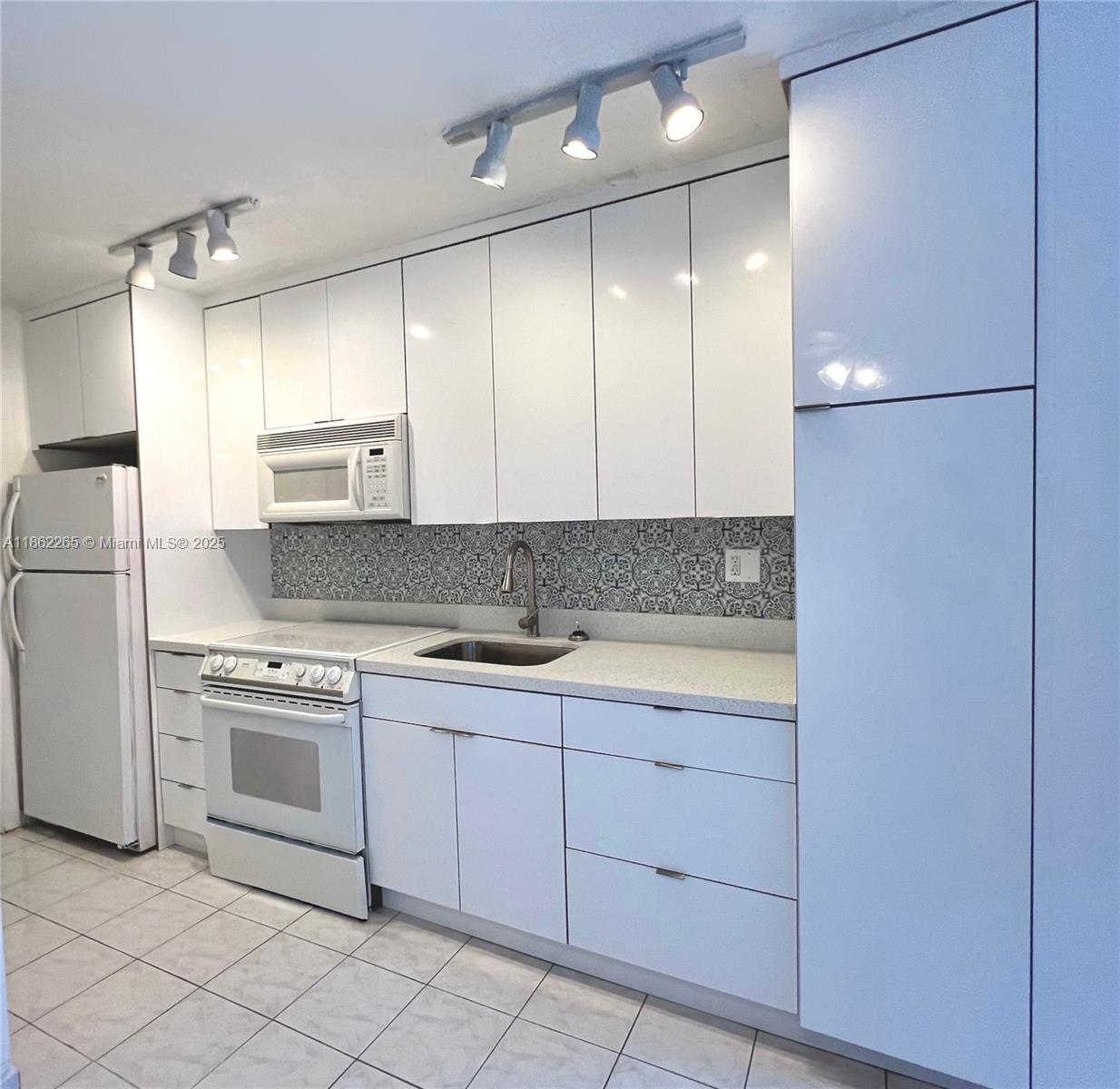 Updated 1 BD | 1 BA apartment for rent in the heart of SoBe. Newly renovated bathroom and kitchen; tile floors throughout. Building is completely fenced and there is 1 ASSIGNED PARKING SPACE. Walking distance to the beach, supermarkets, shopping, parks, and much more. Agent must be present with client or else only a referral fee will be given. Tenant occupied until October 6th.