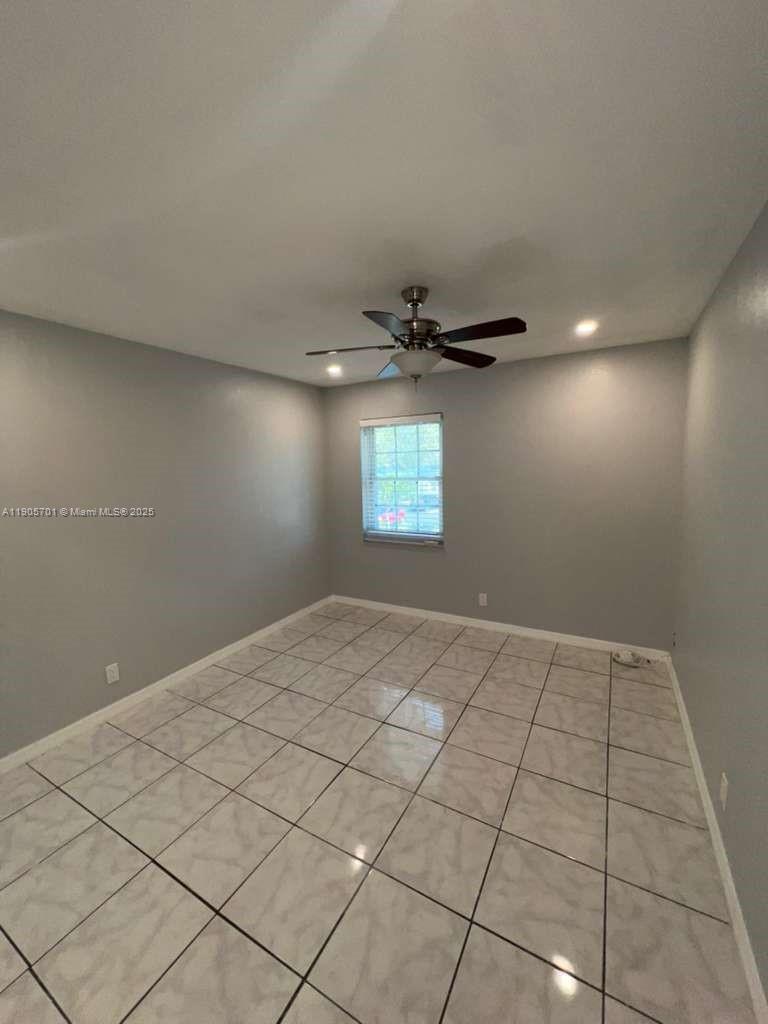 ARROWHEAD GOLF & TENNIS C - Residential Lease