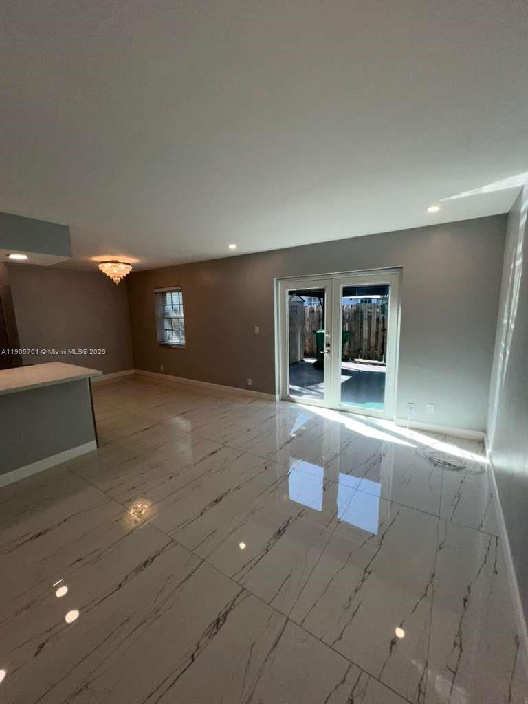 ARROWHEAD GOLF & TENNIS C - Residential Lease