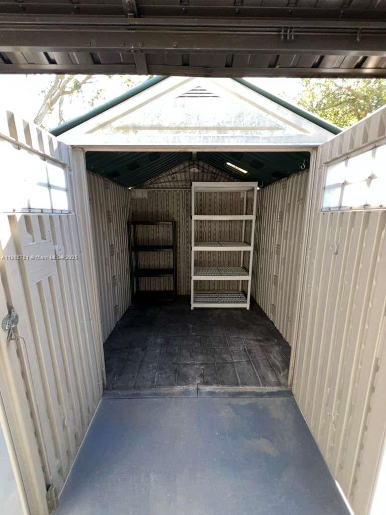 ARROWHEAD GOLF & TENNIS C - Residential Lease