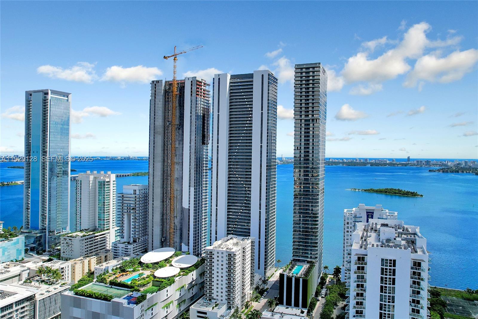 ARIA RESERVE MIAMI - Residential Lease