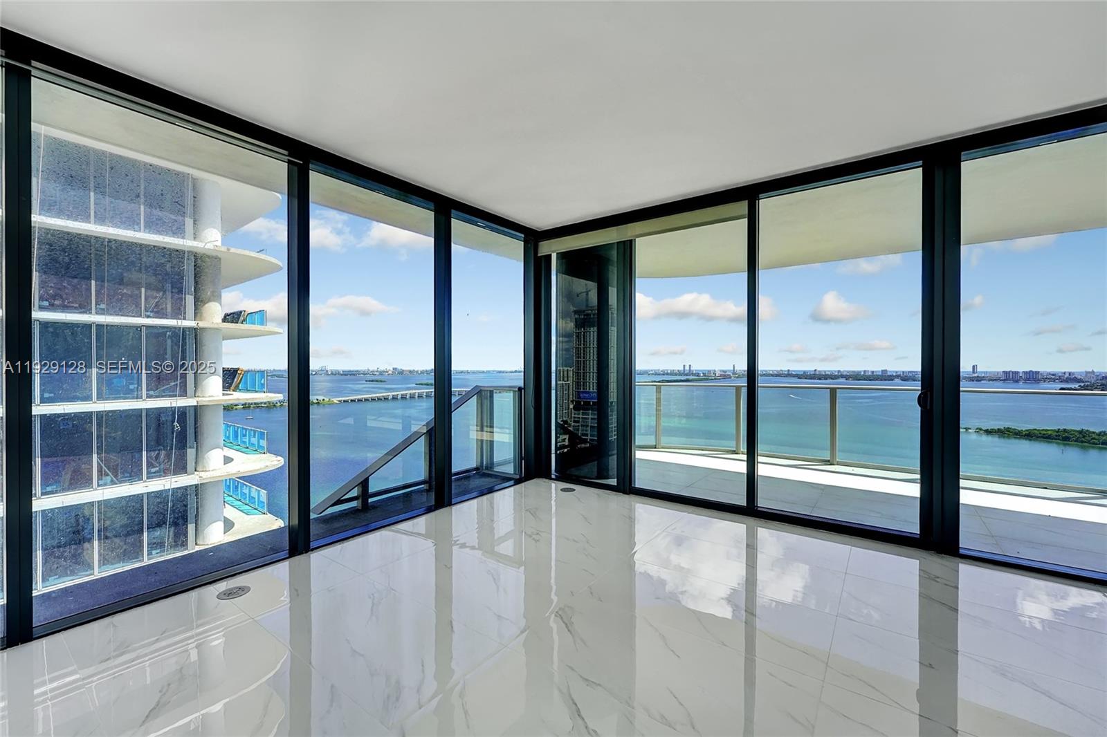 ARIA RESERVE MIAMI - Residential Lease