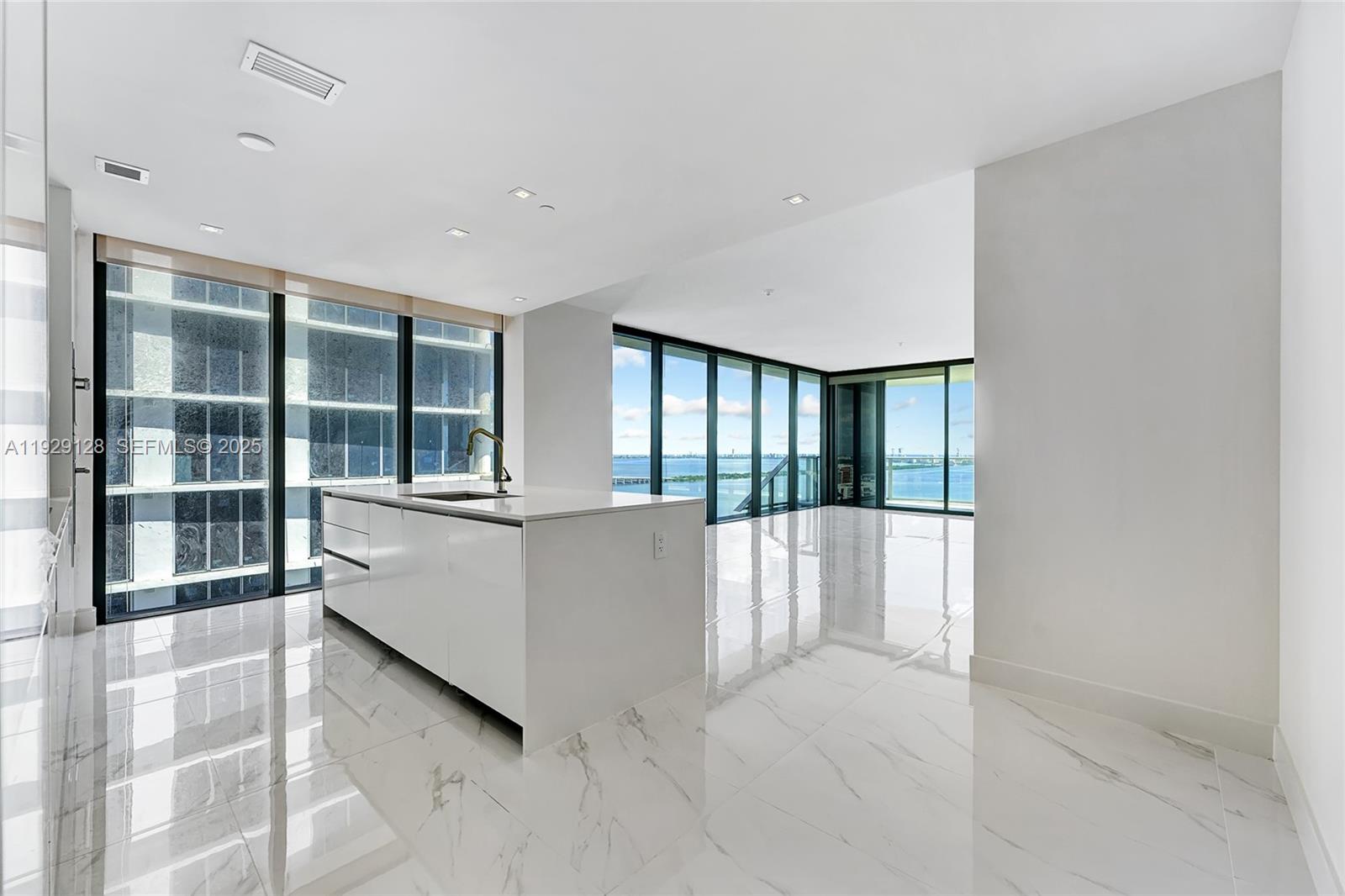 ARIA RESERVE MIAMI - Residential Lease