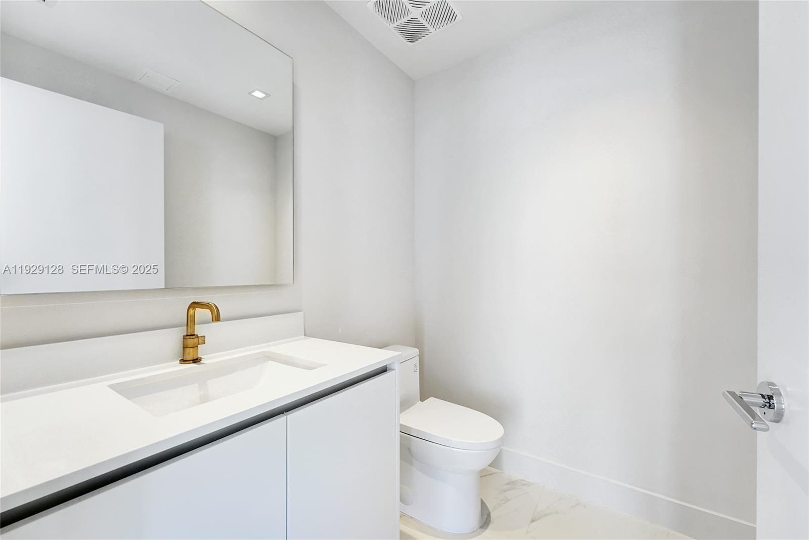 ARIA RESERVE MIAMI - Residential Lease