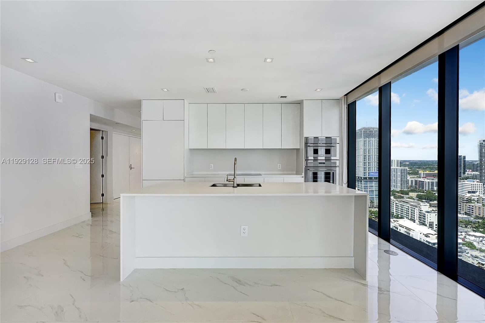 ARIA RESERVE MIAMI - Residential Lease