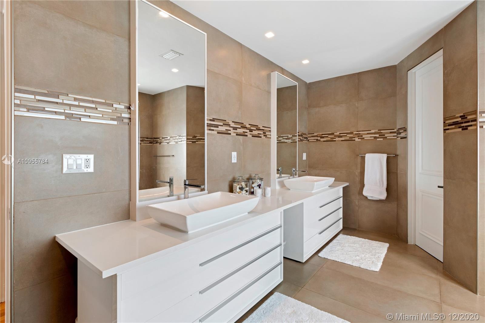 HIBISCUS ISLAND - Residential