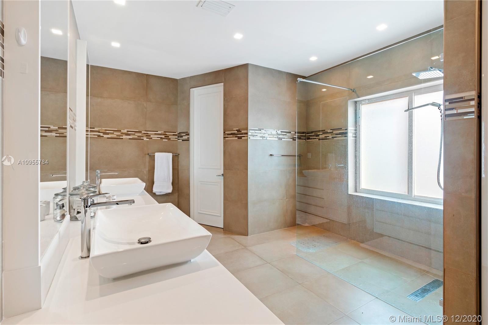 HIBISCUS ISLAND - Residential