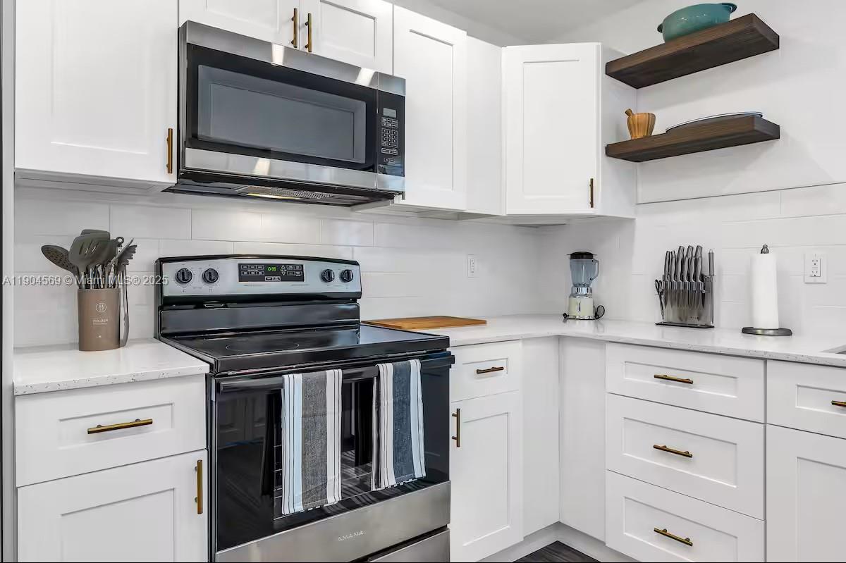 PALM BEACH SQUARE UNIT 3 - Residential Lease