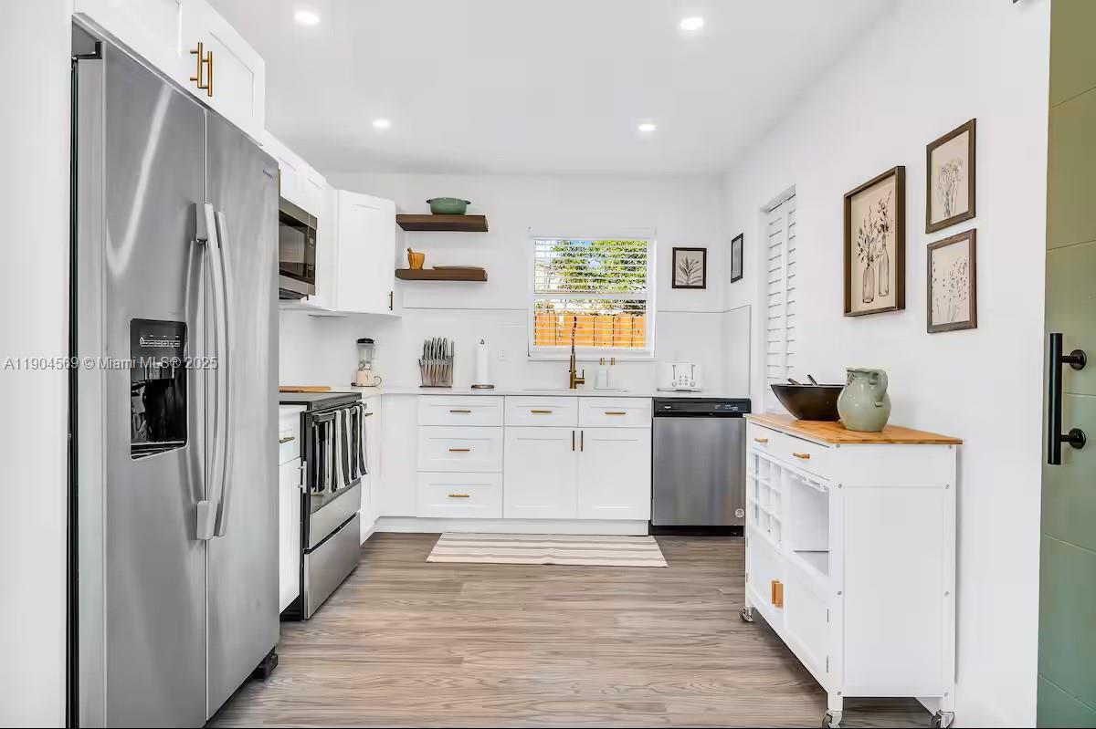 PALM BEACH SQUARE UNIT 3 - Residential Lease