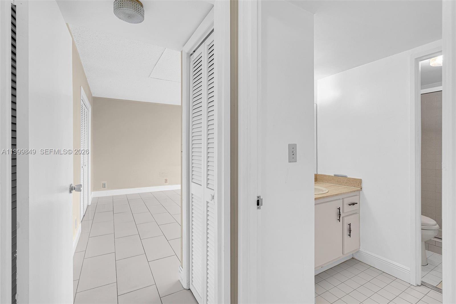 500 Three Islands Blvd 711