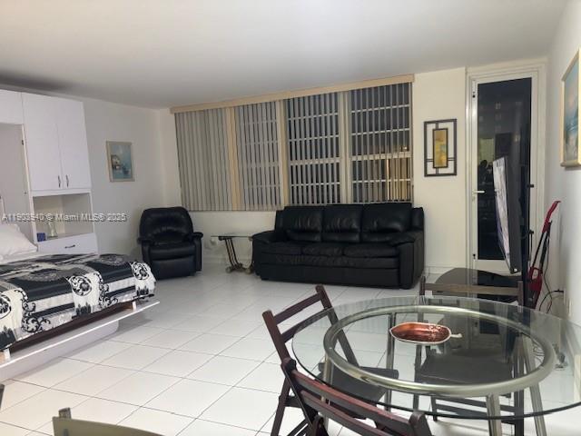 THE DECOPLAGE CONDO - Residential Lease