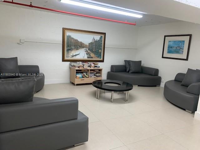 THE DECOPLAGE CONDO - Residential Lease