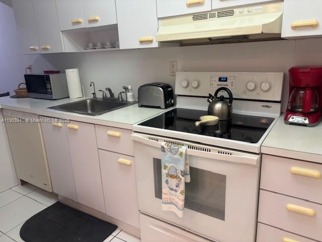 THE DECOPLAGE CONDO - Residential Lease